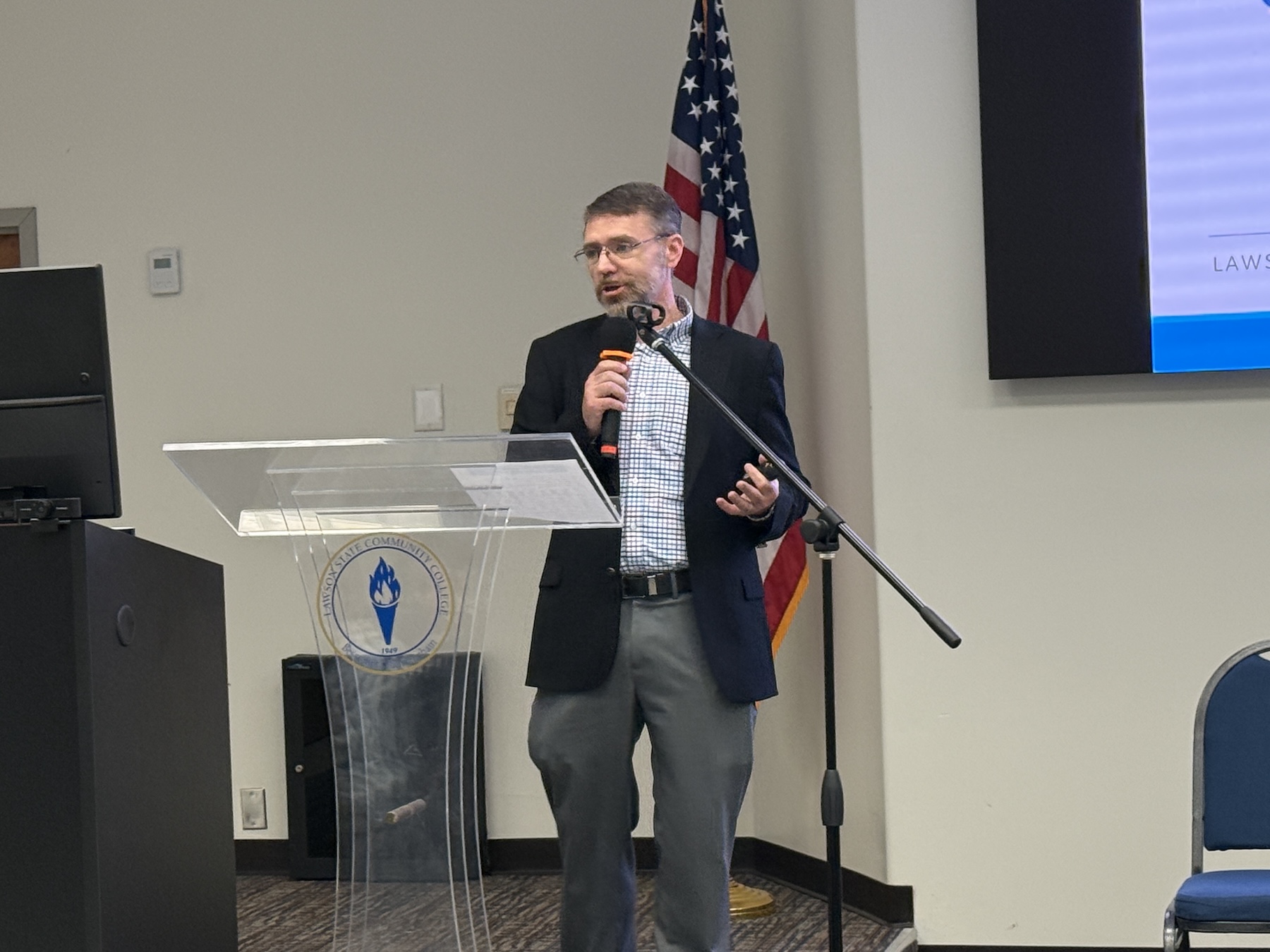 Person holding mic in hand